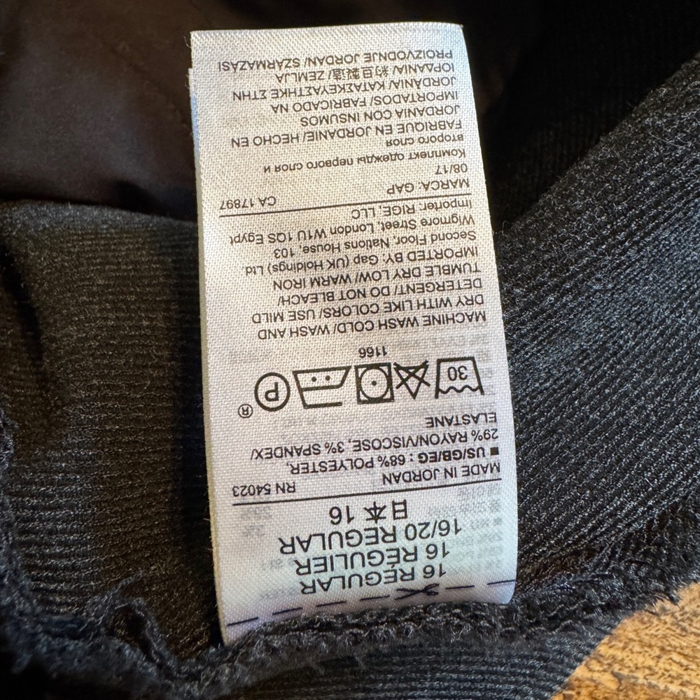 GAP Charcoal Shorts womens size 16 - Picture 7 of 7